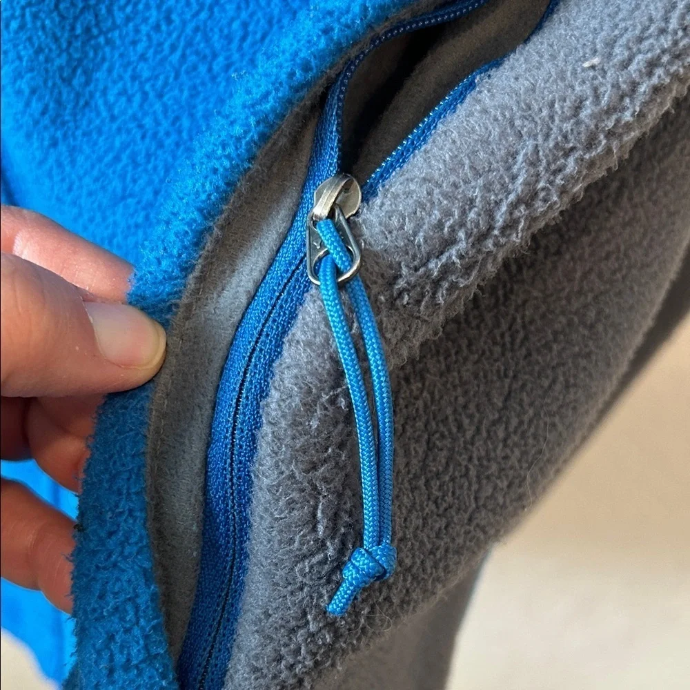 The North Face Men's Blue and Gray Performance Jacket